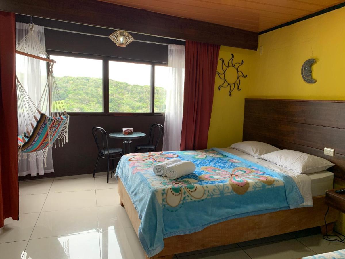 Cabinas Vista Al Golfo モンテベルデ エクステリア 写真