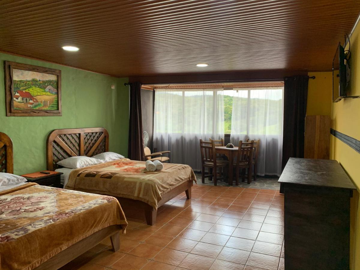 Cabinas Vista Al Golfo モンテベルデ エクステリア 写真