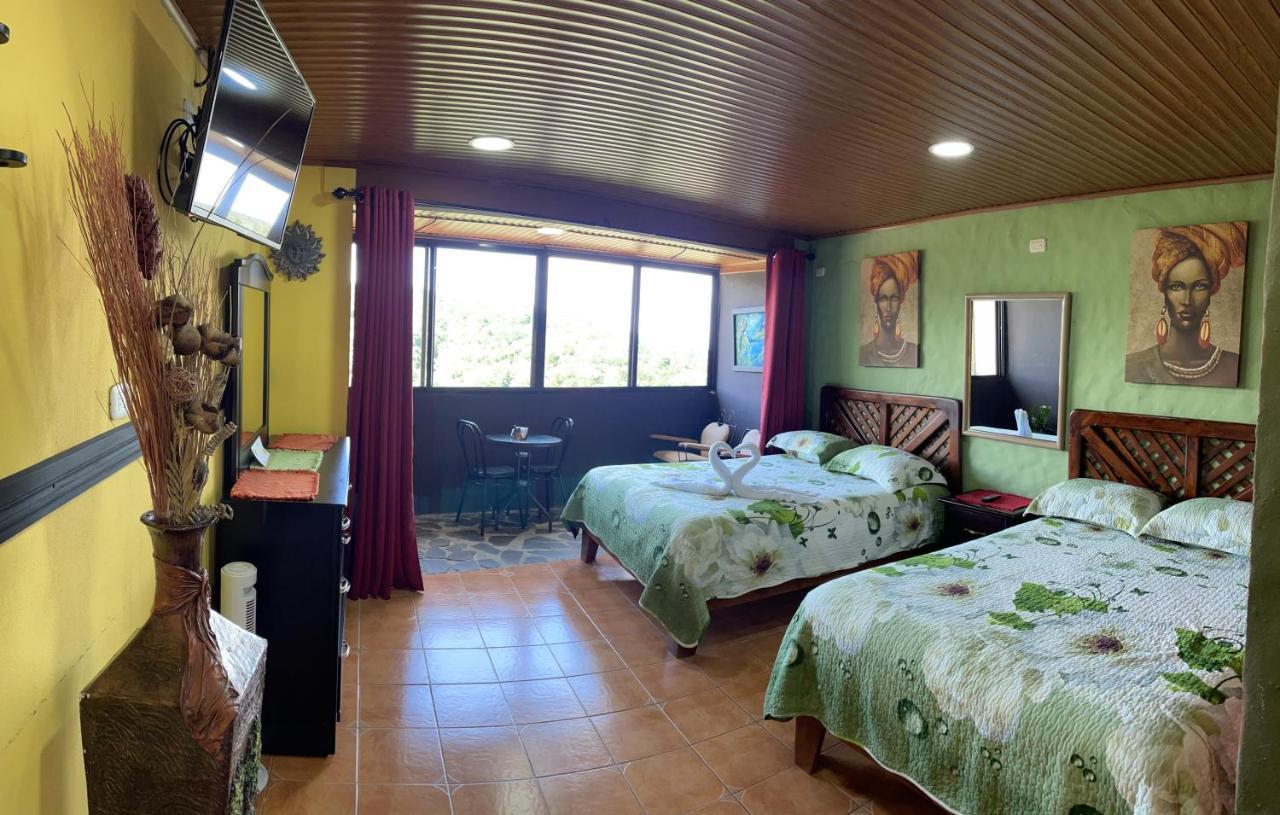Cabinas Vista Al Golfo モンテベルデ エクステリア 写真